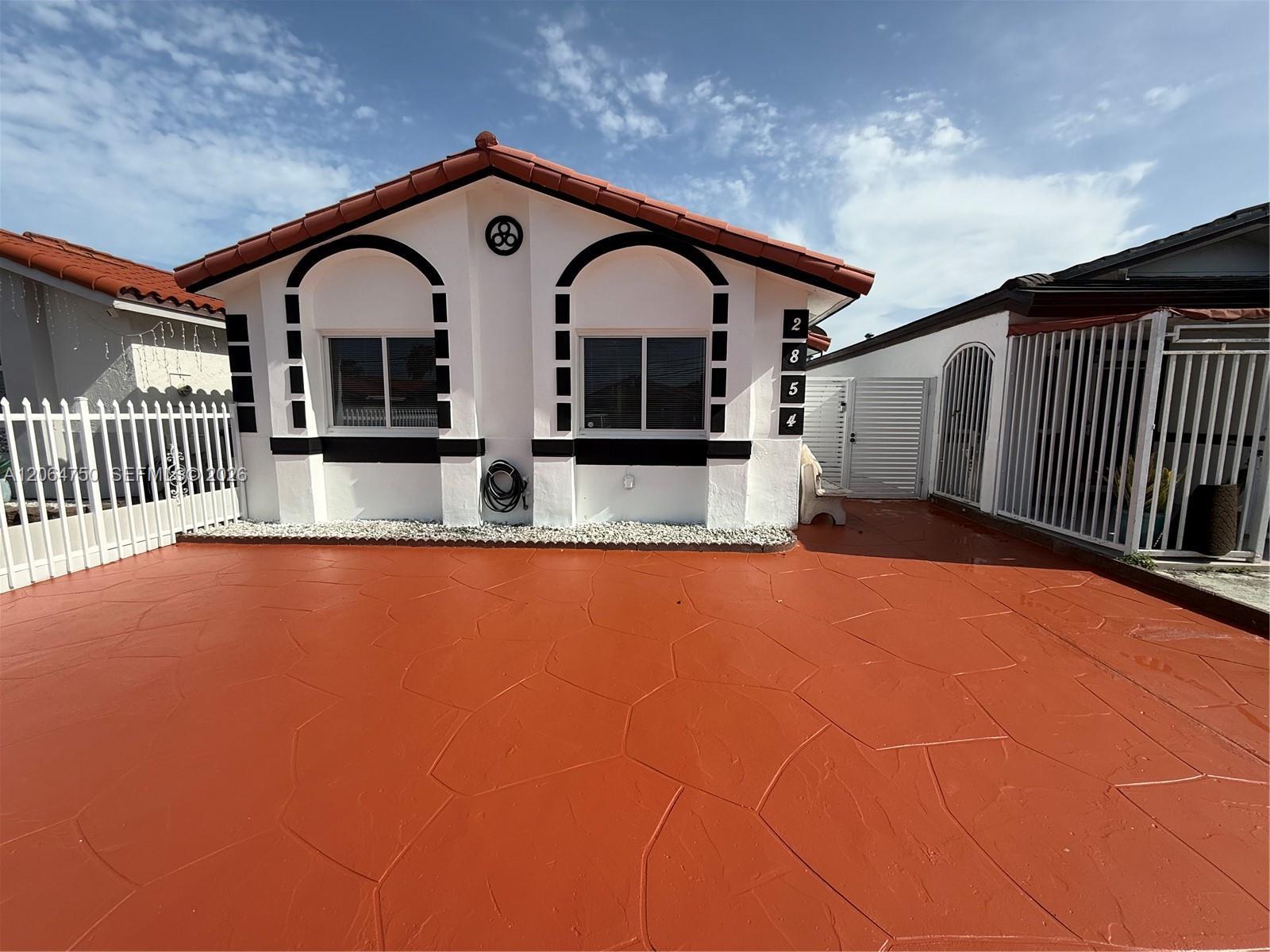 2854 W 75th Ter, Hialeah FL 33018 photo 2