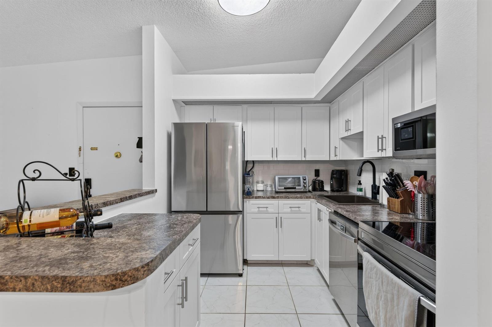 9474 S BELFORT Circle # 206, Tamarac FL 33321 photo 5