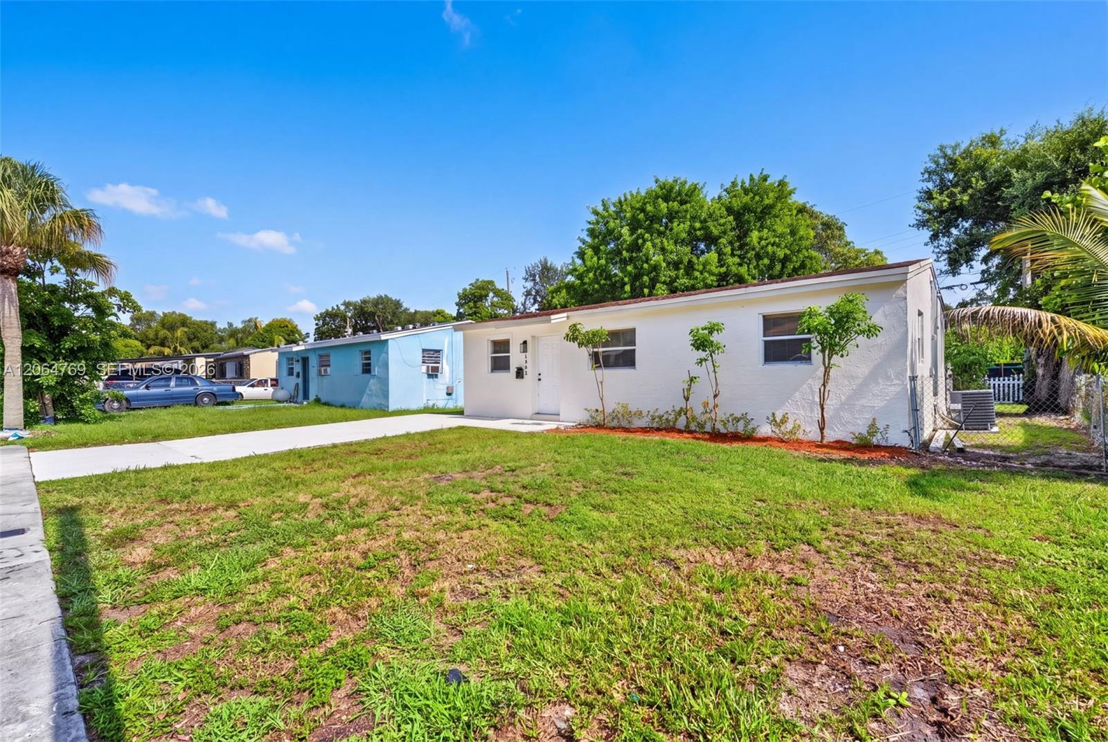 1583 NE 152nd St, North Miami Beach FL 33162 photo 3