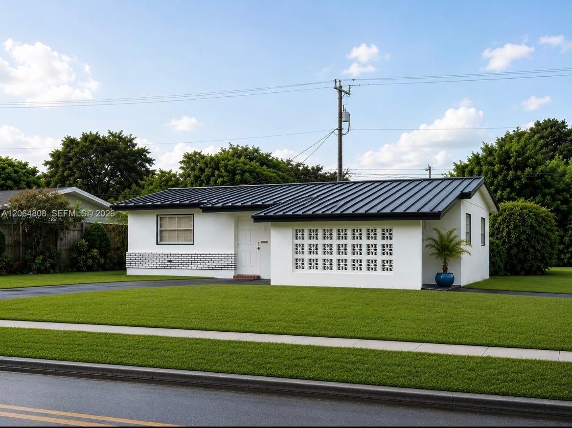 2581 NW 47th Ave, Lauderhill FL 33313