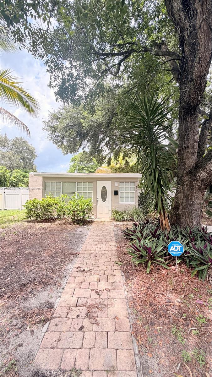 250 SW 7th St, Dania Beach FL 33004 photo 3