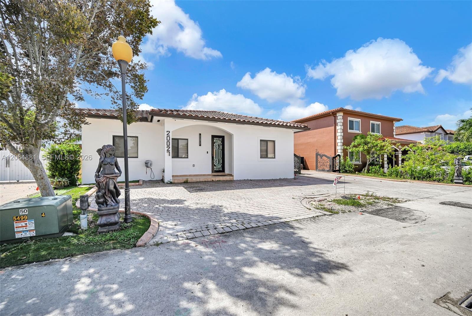 20027 NW 85th Ave, Hialeah FL 33015 photo 4