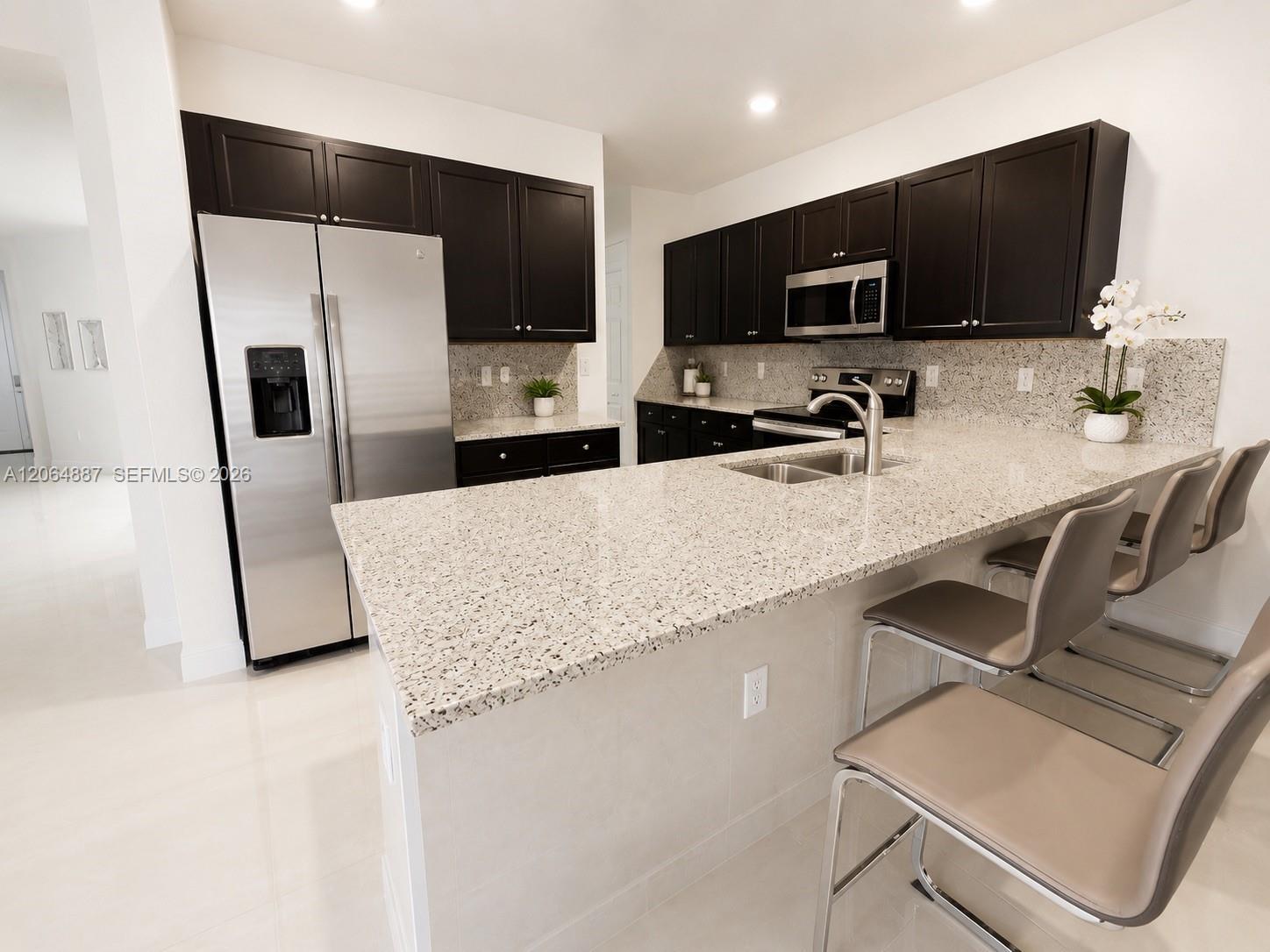 10614 W 35th Ln, Hialeah FL 33018 photo 2