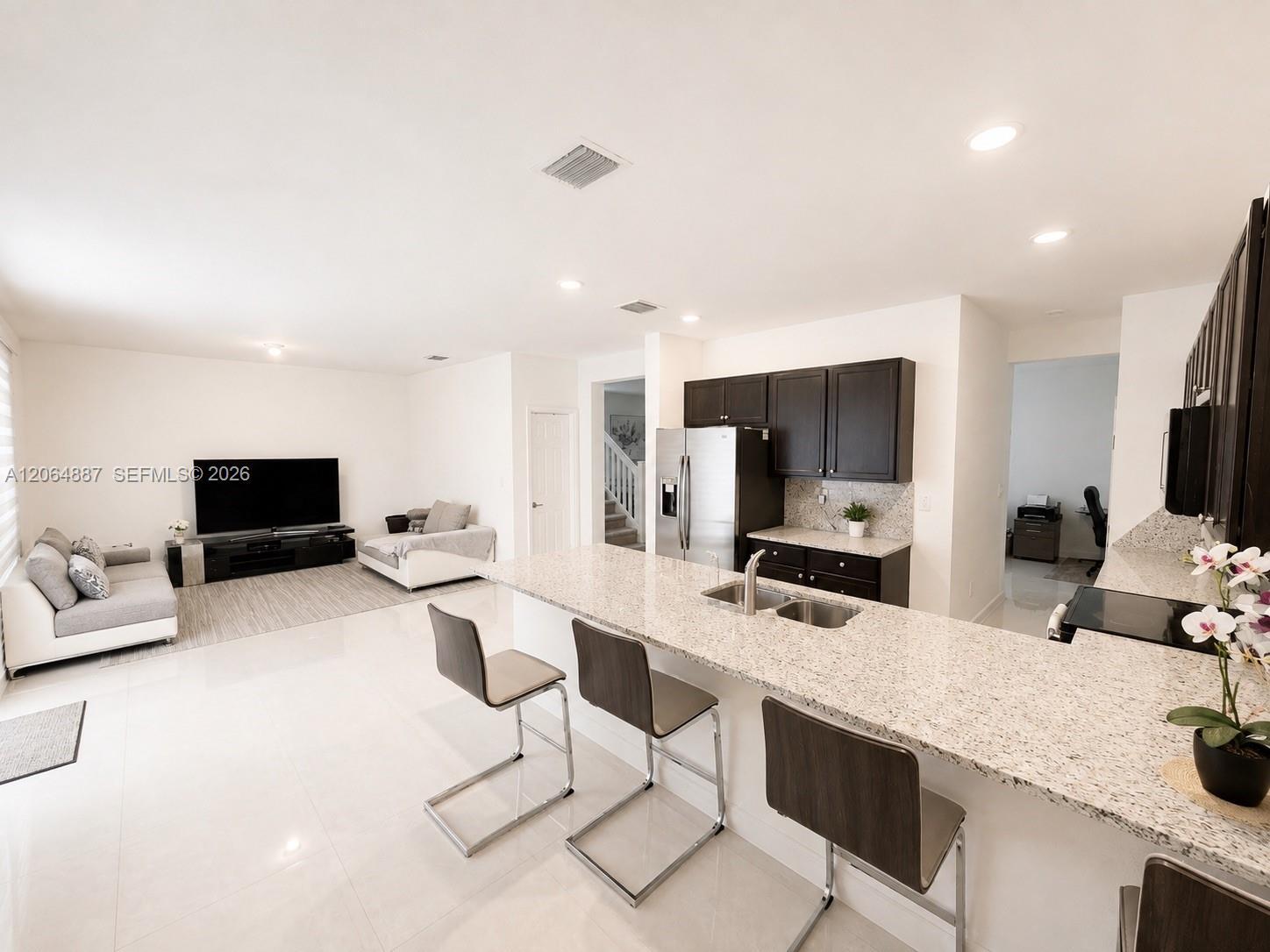 10614 W 35th Ln, Hialeah FL 33018 photo 3