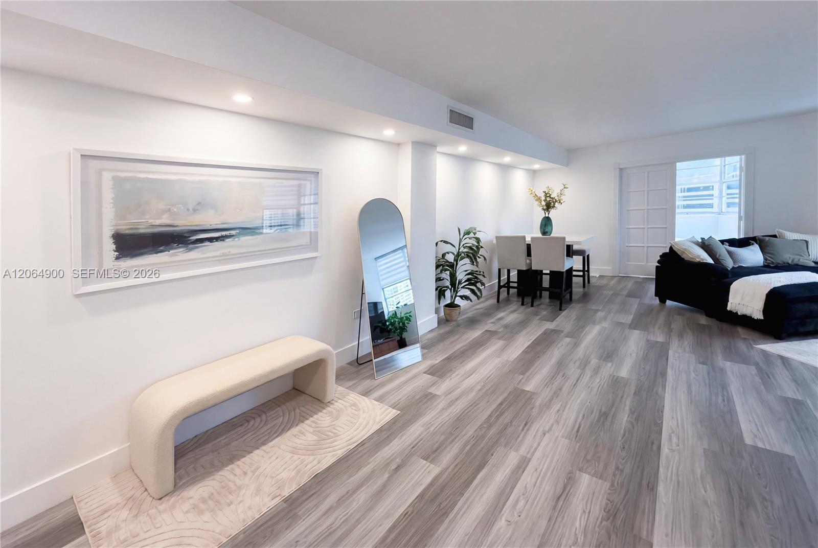 801 Brickell Bay Dr # 1961, Miami FL 33131 photo 3