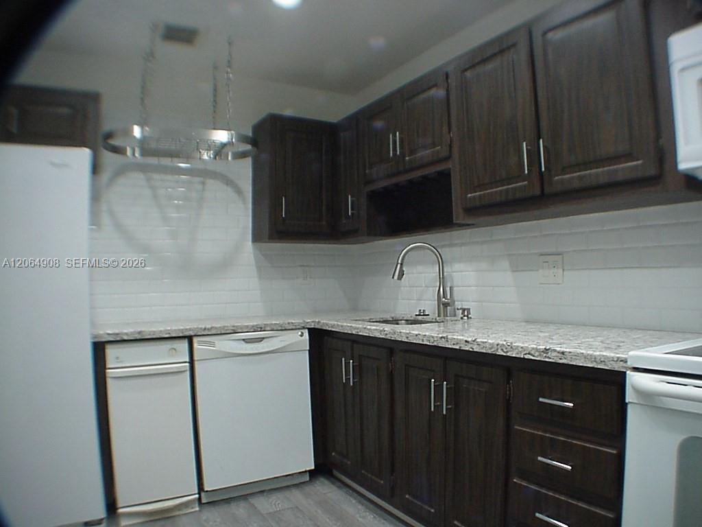 3823 Estepona Ave, Doral FL 33178 photo 4