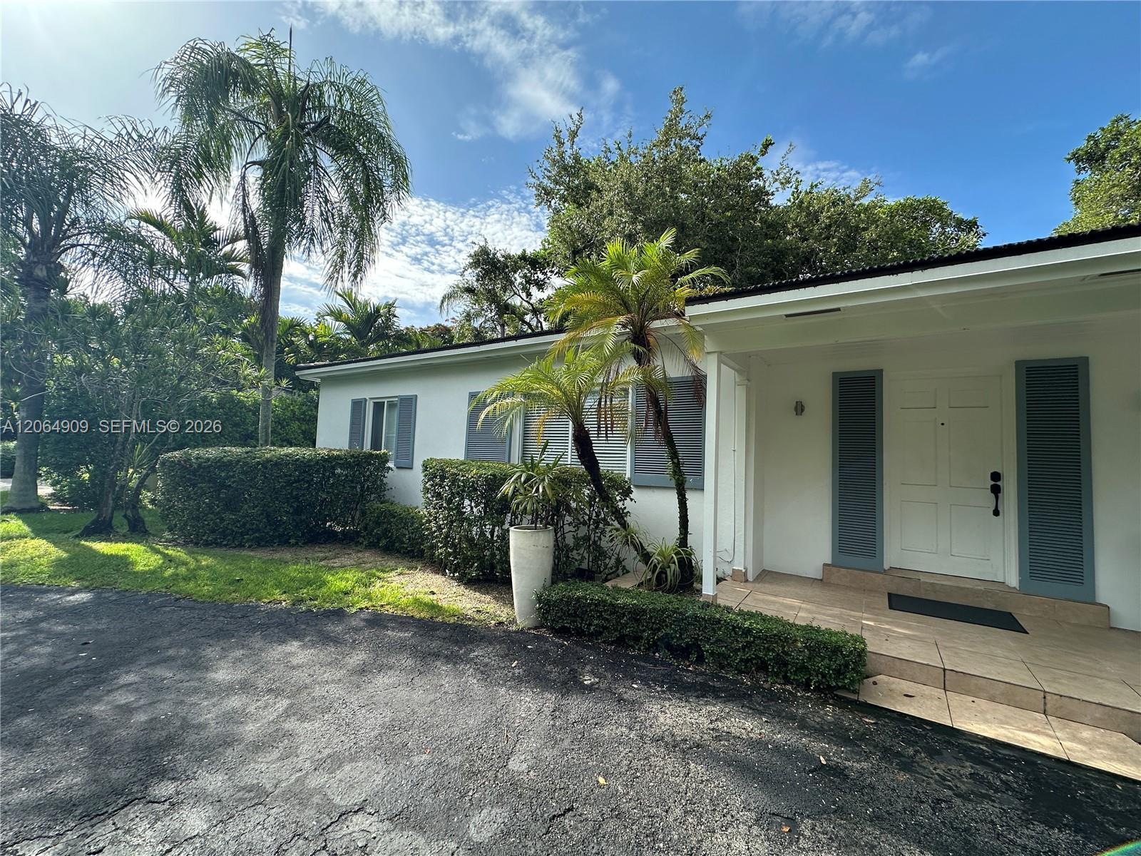 460 San Servando Ave, Coral Gables FL 33143 photo 5