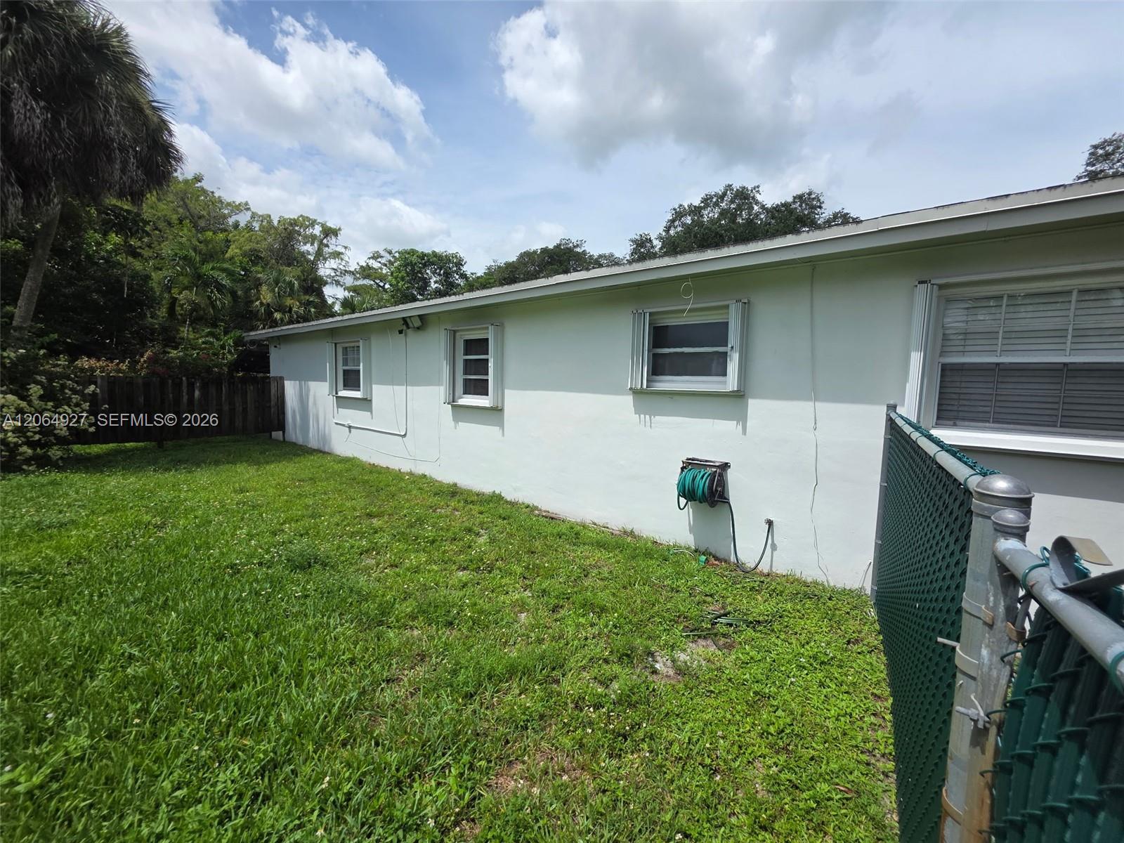 4020 SW 2nd St, Plantation FL 33317 photo 2