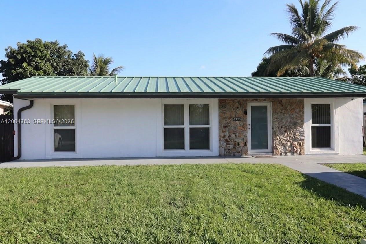 4330 NW 203rd Ter, Miami Gardens FL 33055