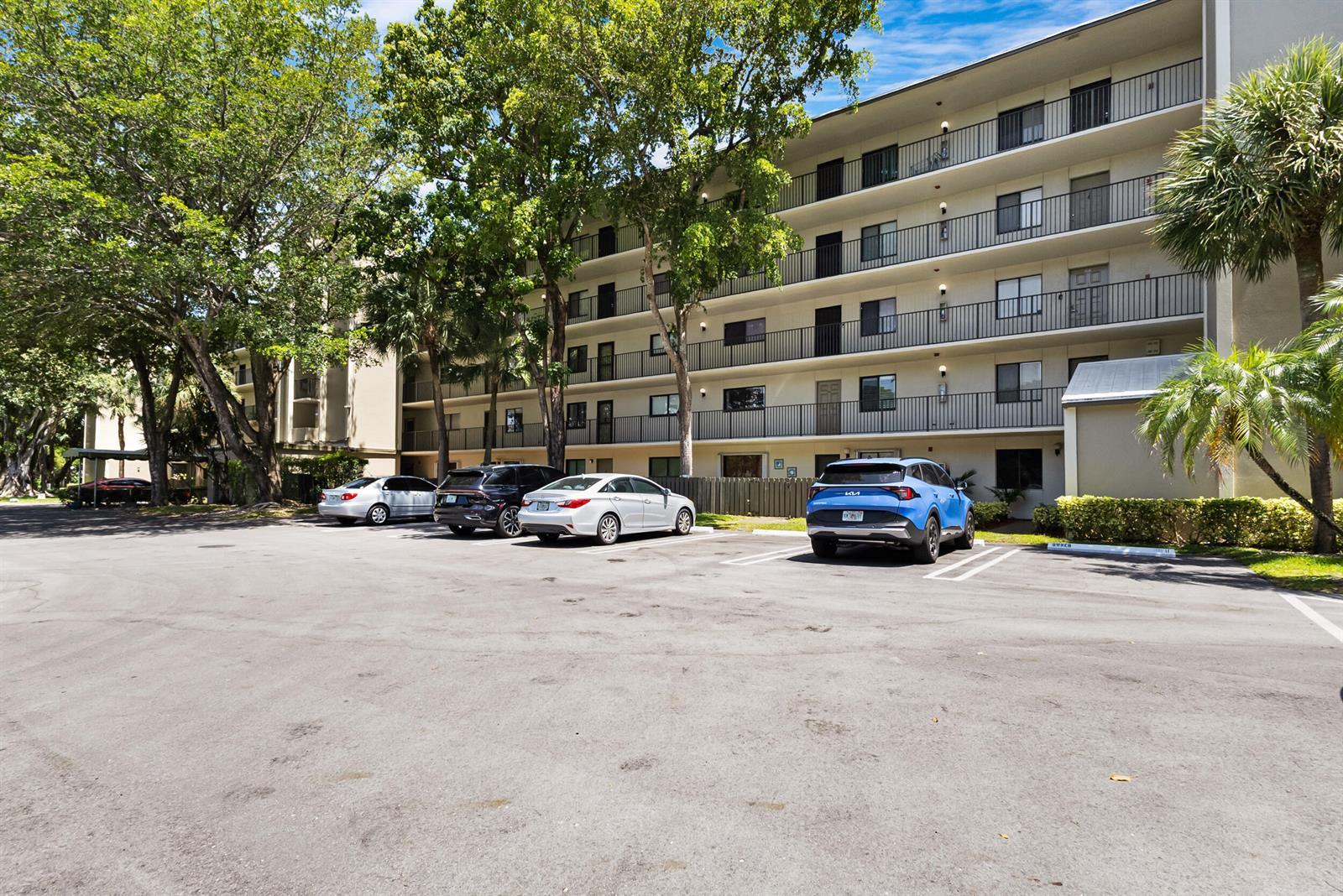2209 S Cypress Bend Drive # 507, Pompano Beach FL 33069 photo 2