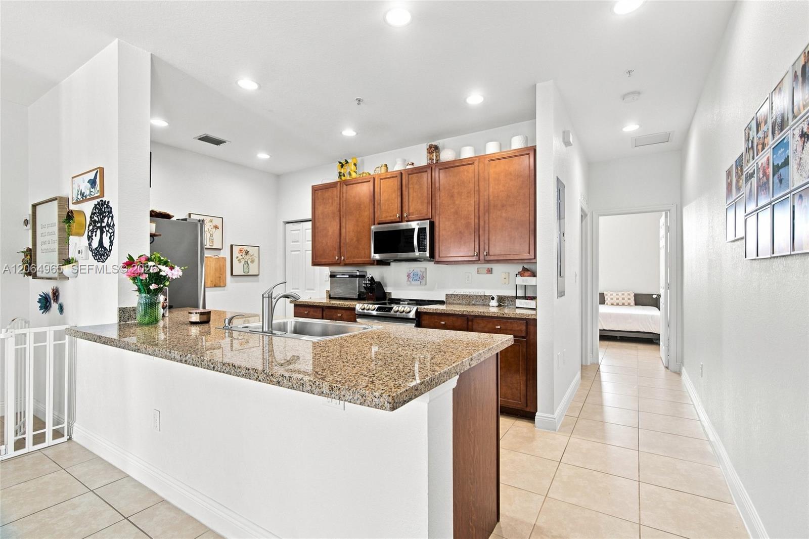 1075 SW 147 Ave # 5601, Pembroke Pines FL 33027 photo 3