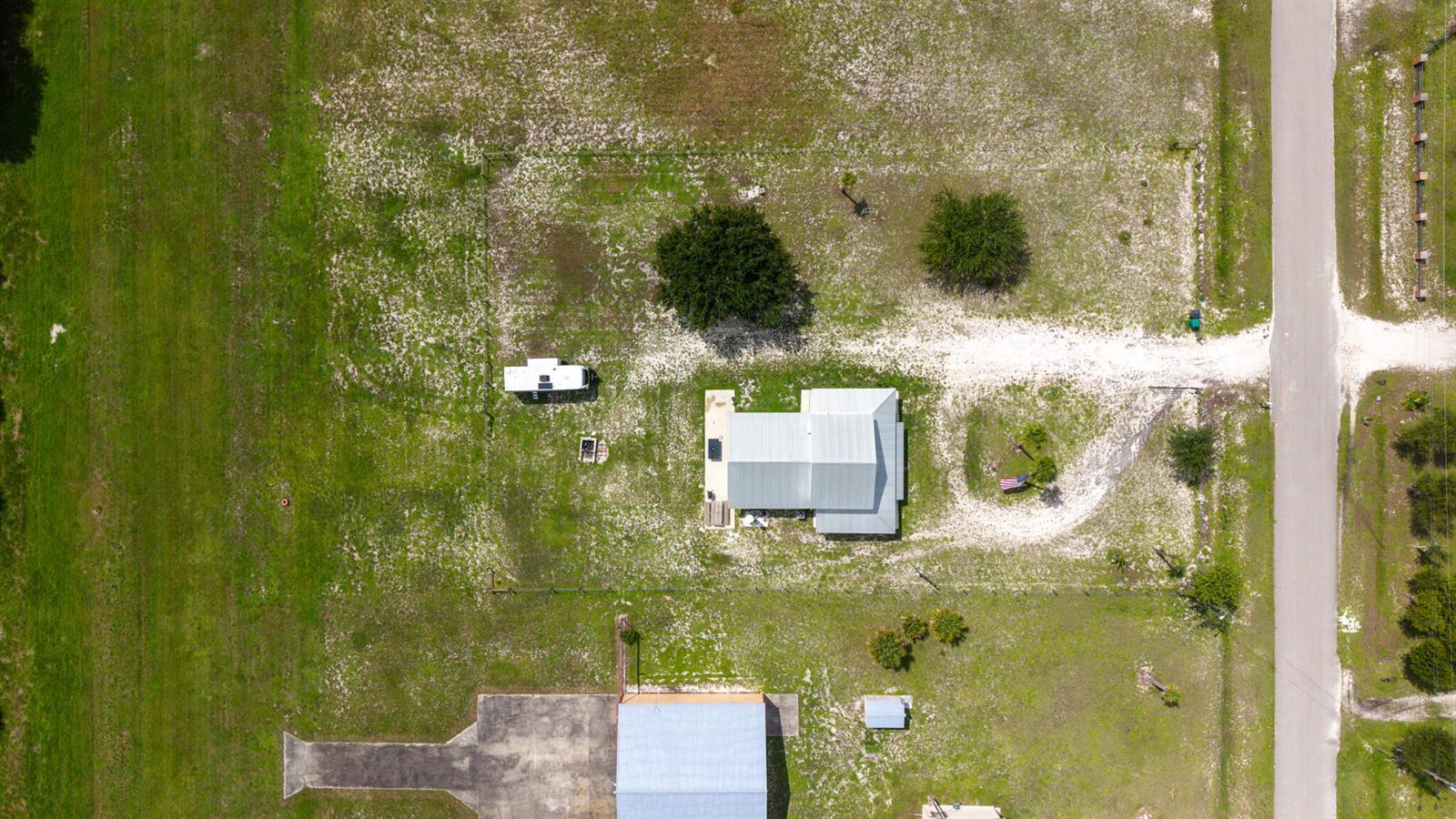 19695 NW 80th Drive, Okeechobee FL 34972 photo 2