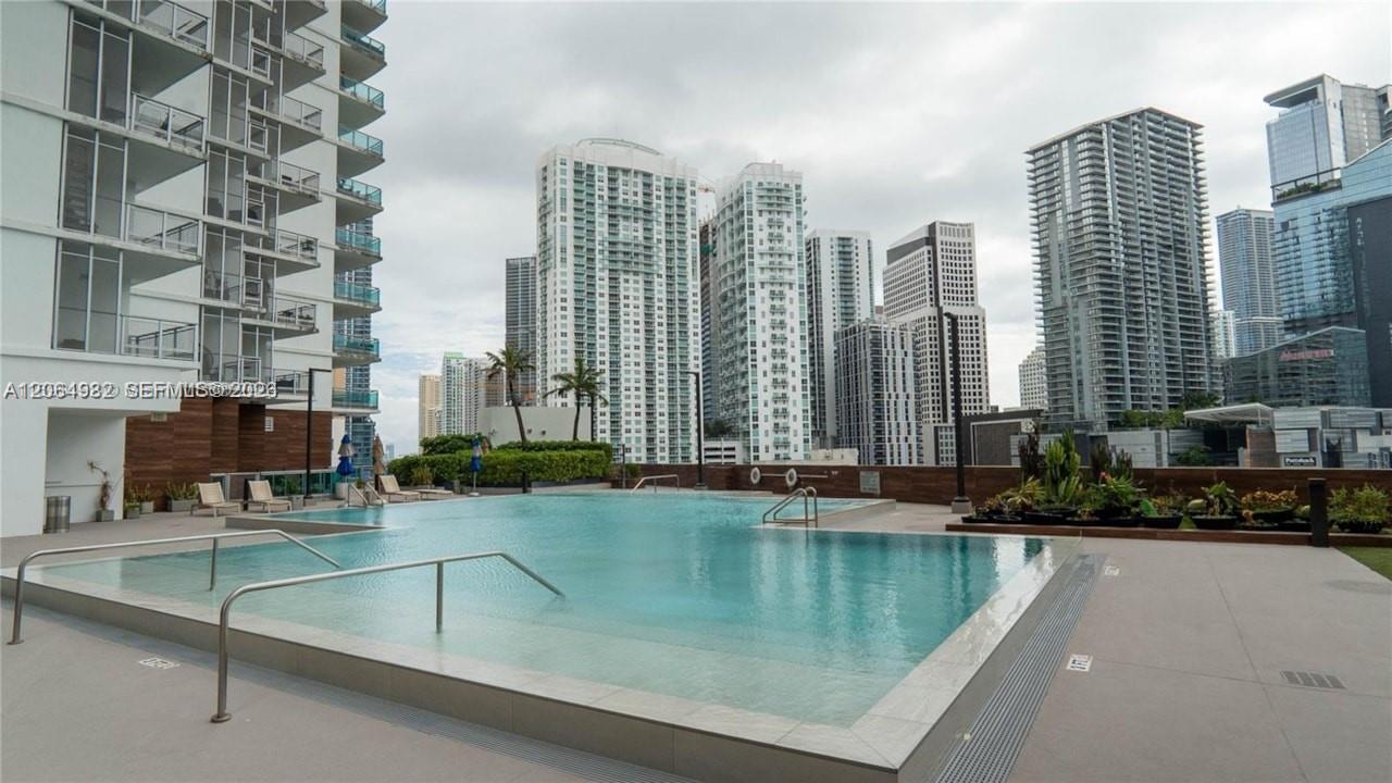 350 S Miami Ave # 2714, Miami FL 33130 photo 4