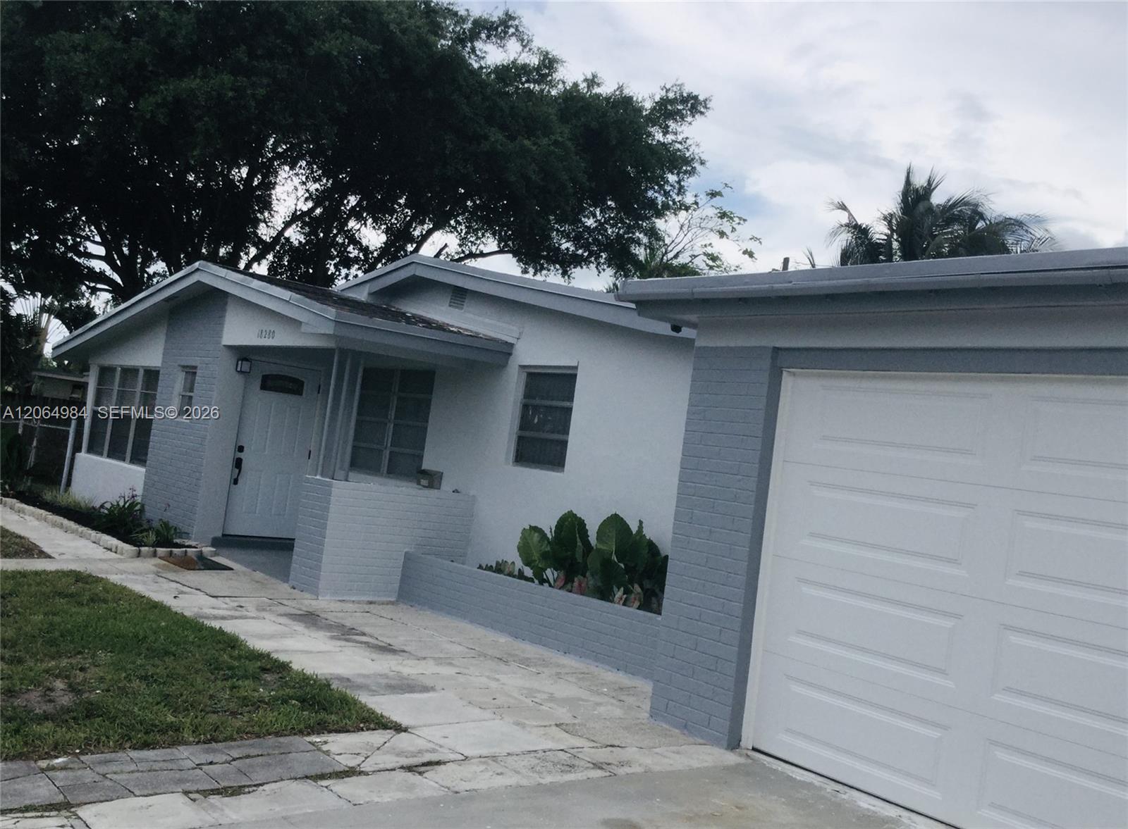 18280 S Glades Dr, North Miami Beach FL 33162 photo 3