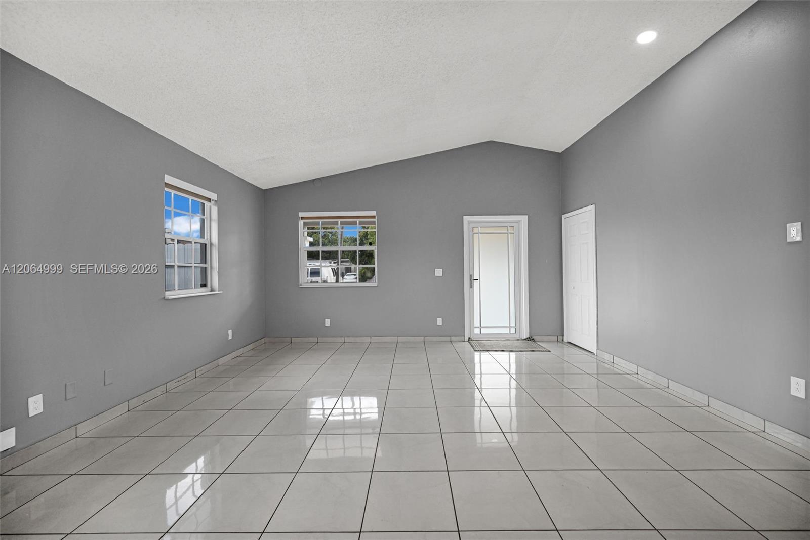 451 E 37th St, Hialeah FL 33013 photo 3