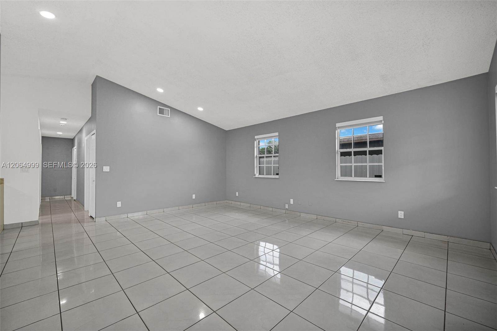451 E 37th St, Hialeah FL 33013 photo 4