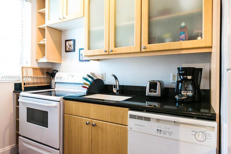 420 15th St # 306, Miami Beach FL 33139 photo 5