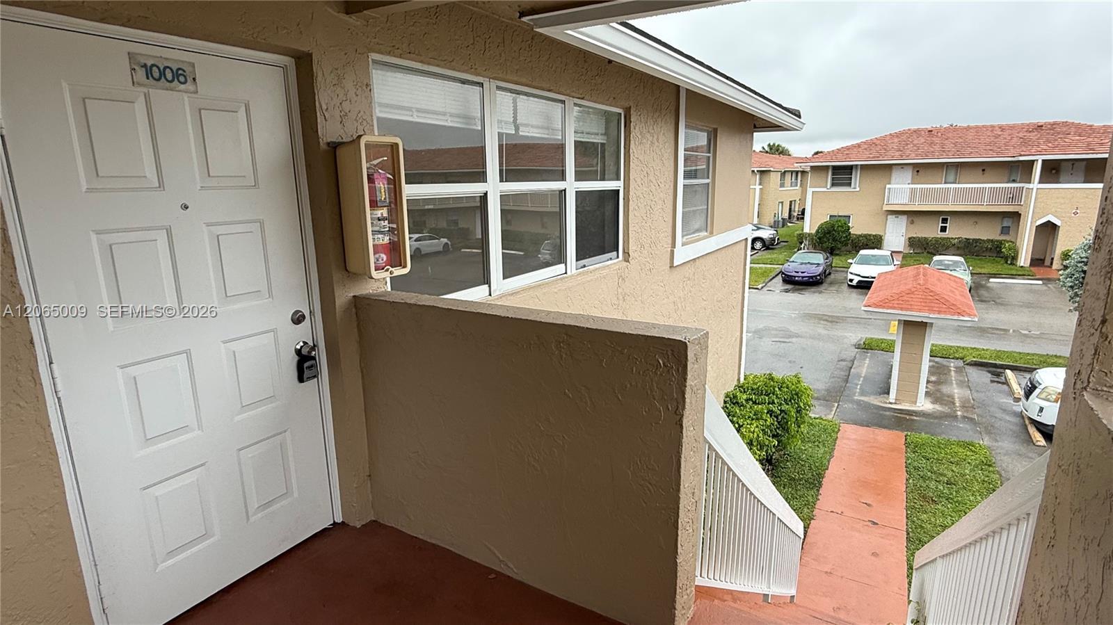 1006 Twin Lakes Dr, Coral Springs FL 33071 photo 3