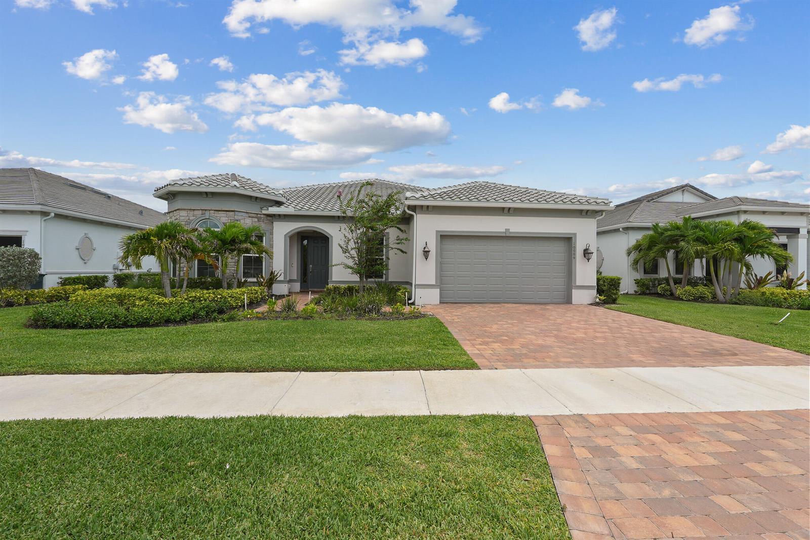 10799 STELLAR Circle, Palm Beach Gardens FL 33412 photo 2