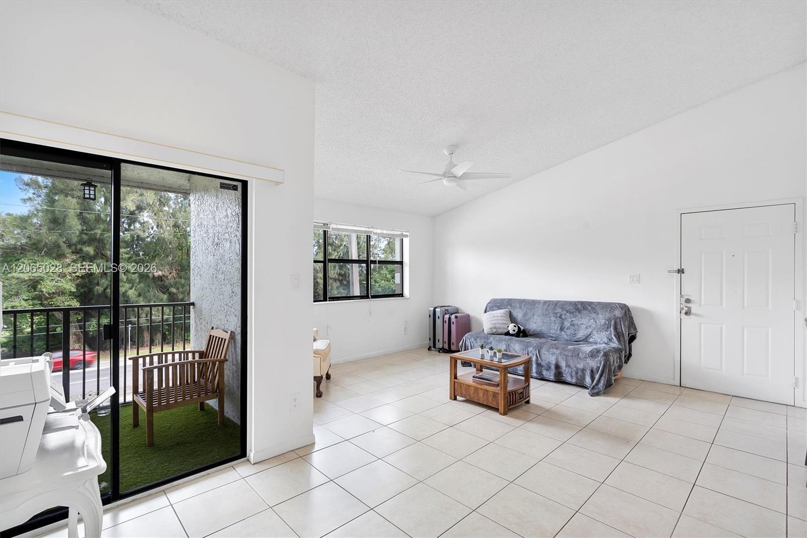 610 S Park Rd # 1, Hollywood FL 33021 photo 2