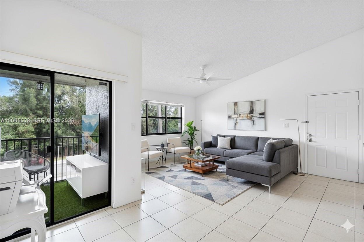 610 S Park Rd # 1, Hollywood FL 33021 photo 3