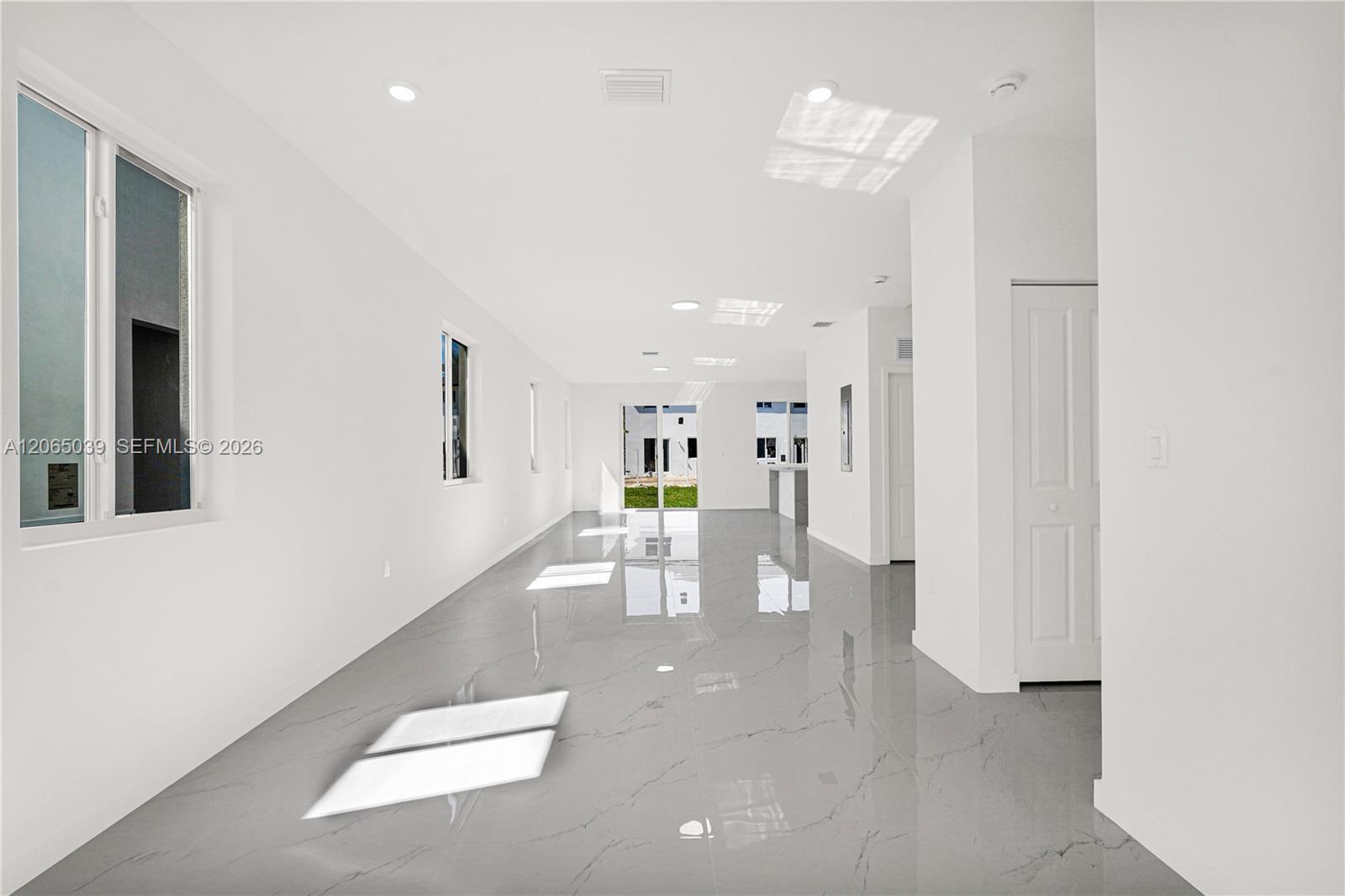 22555 SW 125th Ave, Miami FL 33170 photo 3