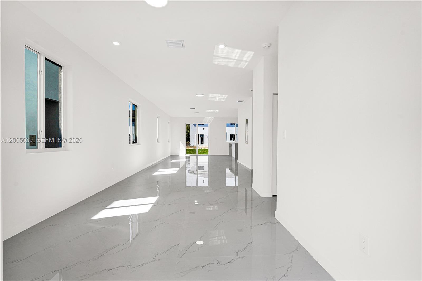 22555 SW 125th Ave, Miami FL 33170 photo 4