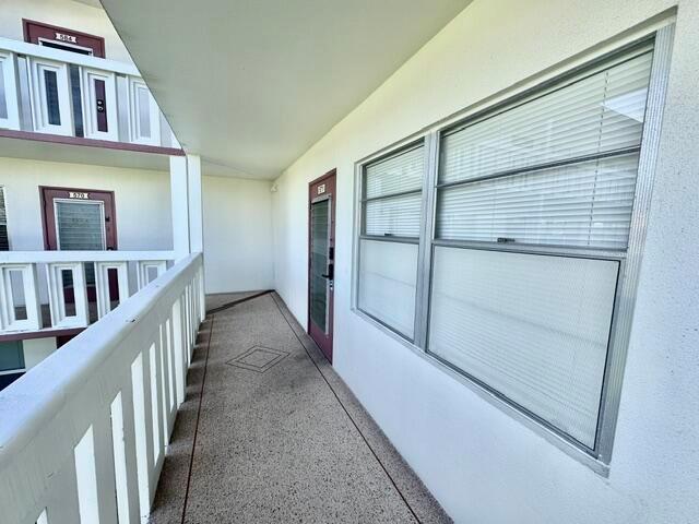 571 Fanshaw N, Boca Raton FL 33434 photo 2