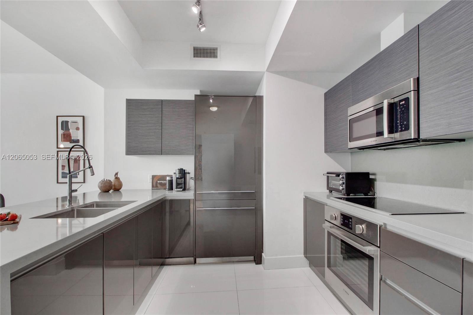 1080 Brickell Ave # 1504, Miami FL 33131 photo 2