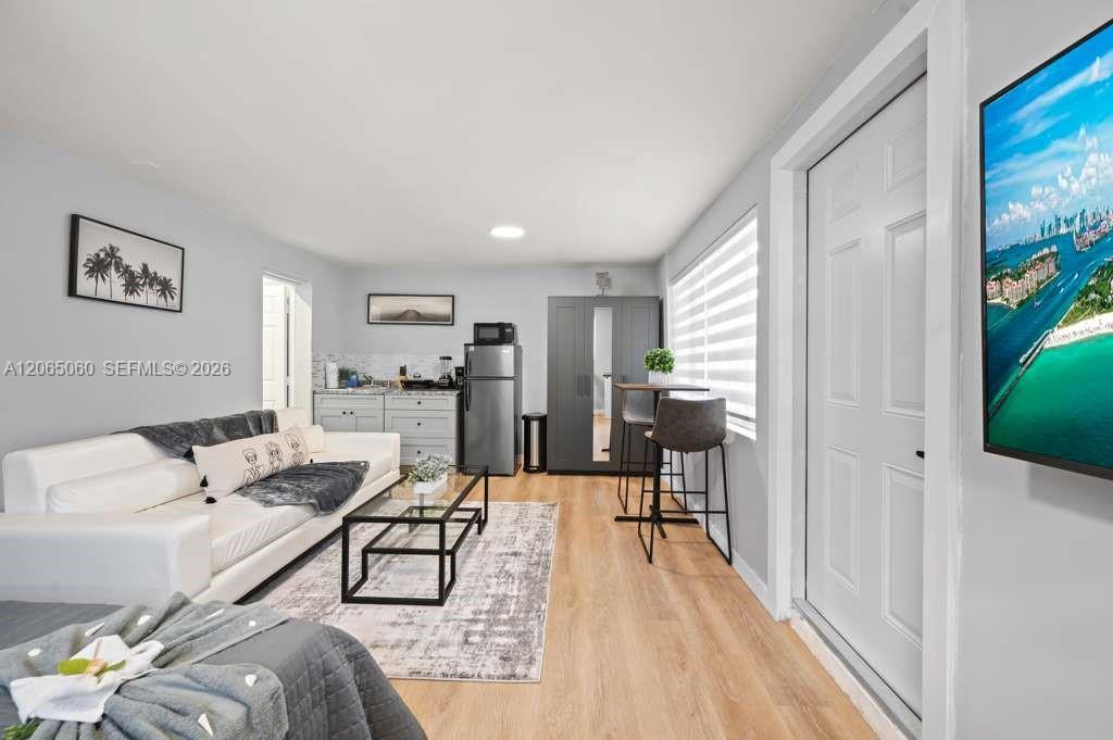 213 Columbus Pkwy # 2, Hollywood FL 33021 photo 3
