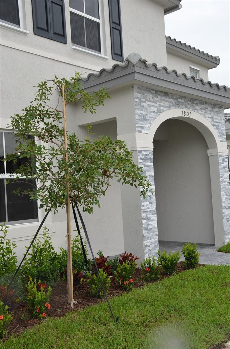 1801 SE 27th Ter, Homestead FL 33035 photo 2