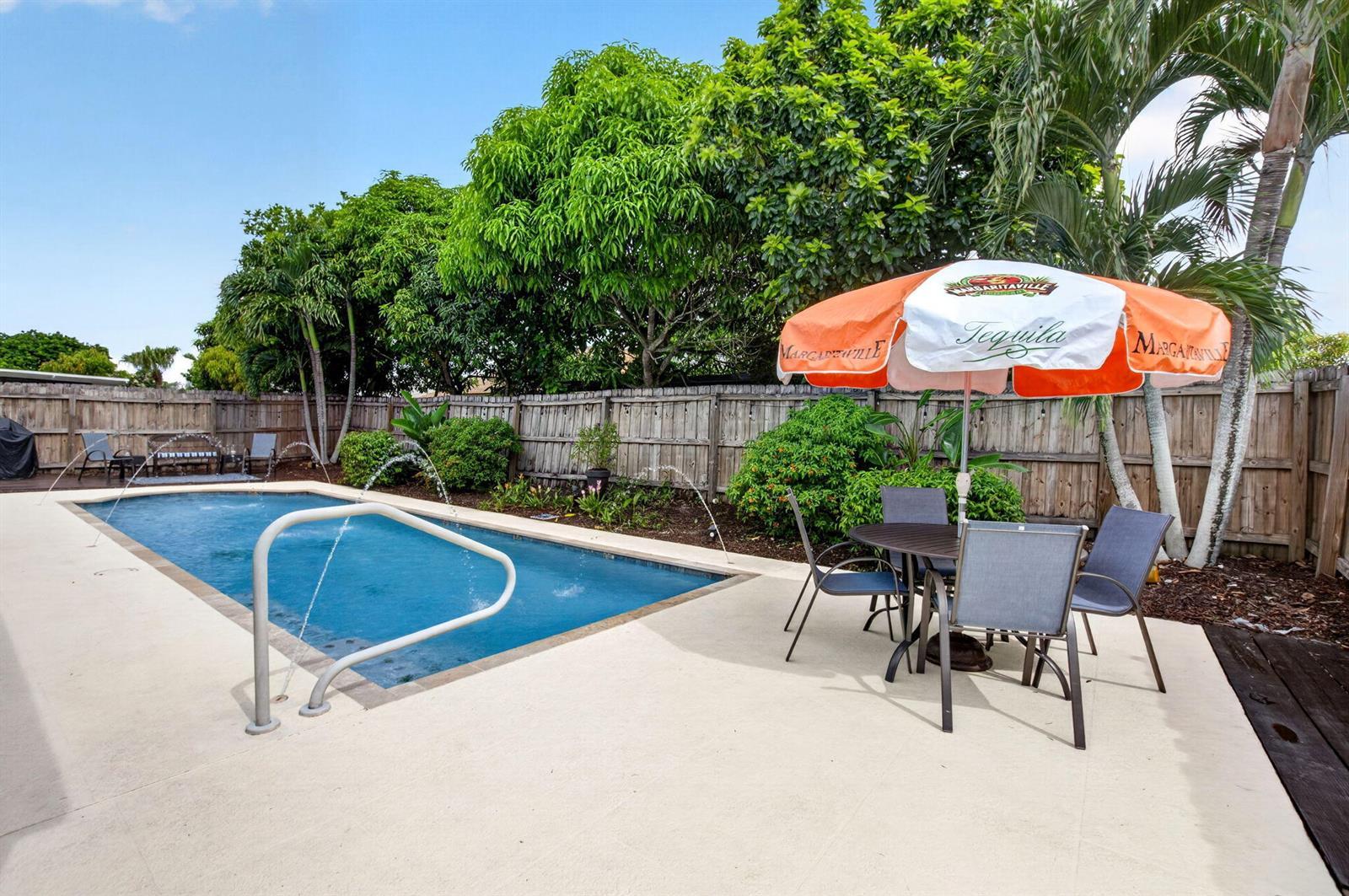 7919 BLAIRWOOD Circle S, Lake Worth FL 33467 photo 2