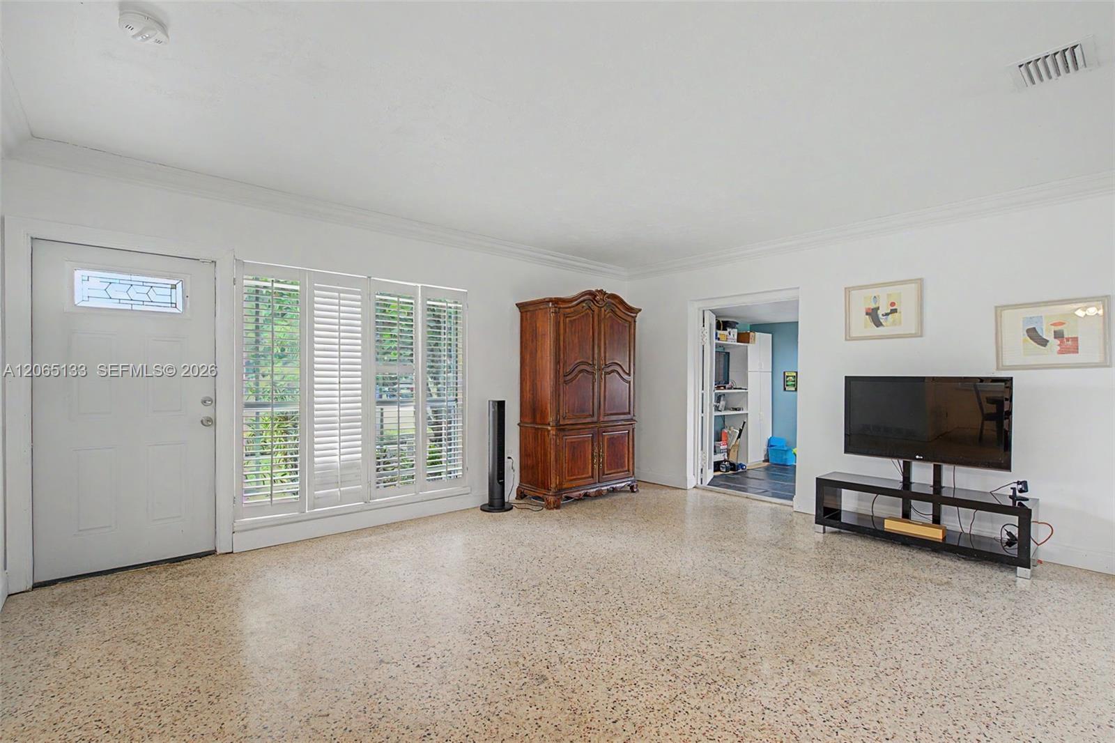 9770 Cutler Ridge Dr, Cutler Bay FL 33157 photo 2