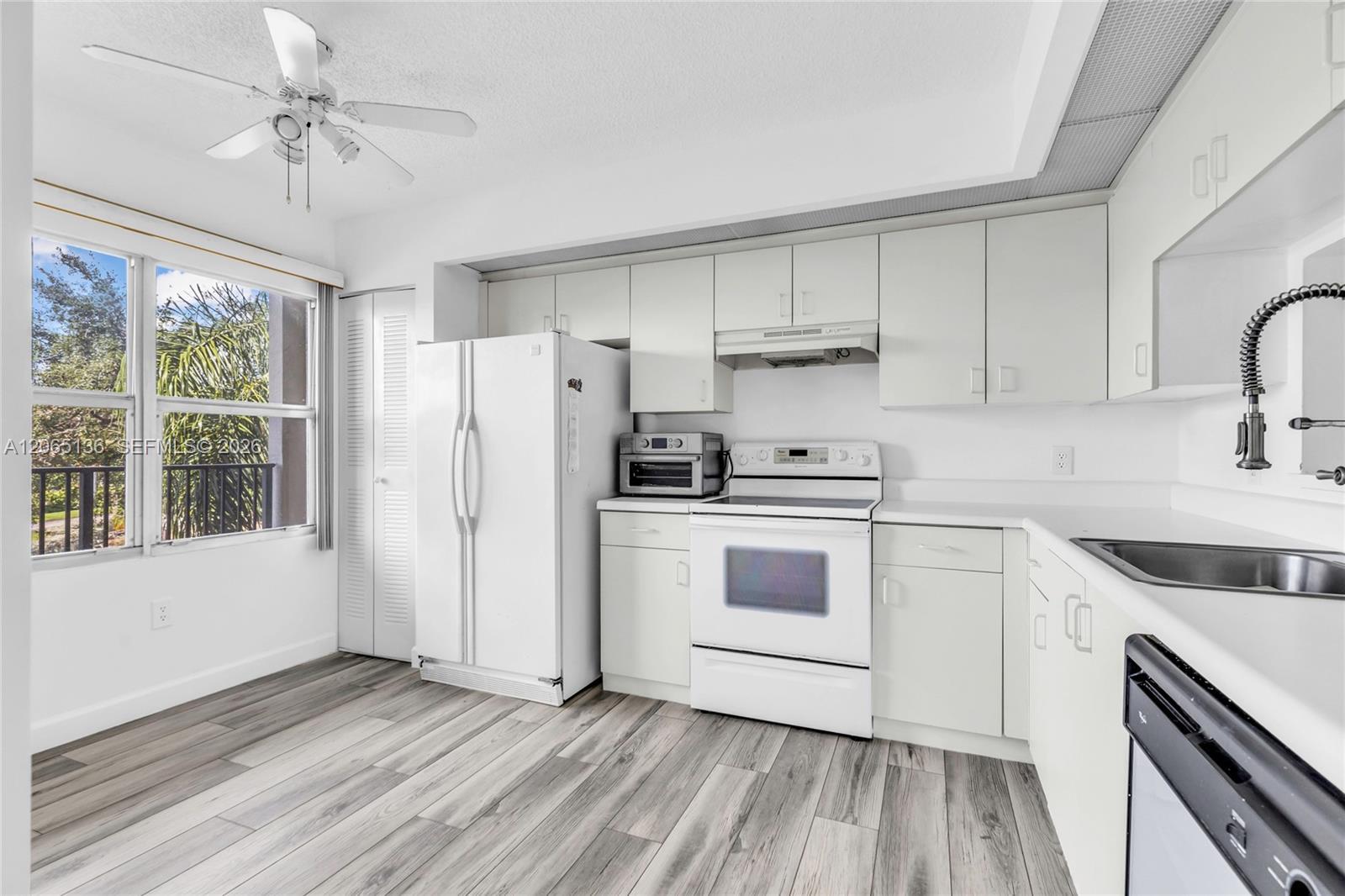 550 SW 138th Ave # 309K, Pembroke Pines FL 33027 photo 2
