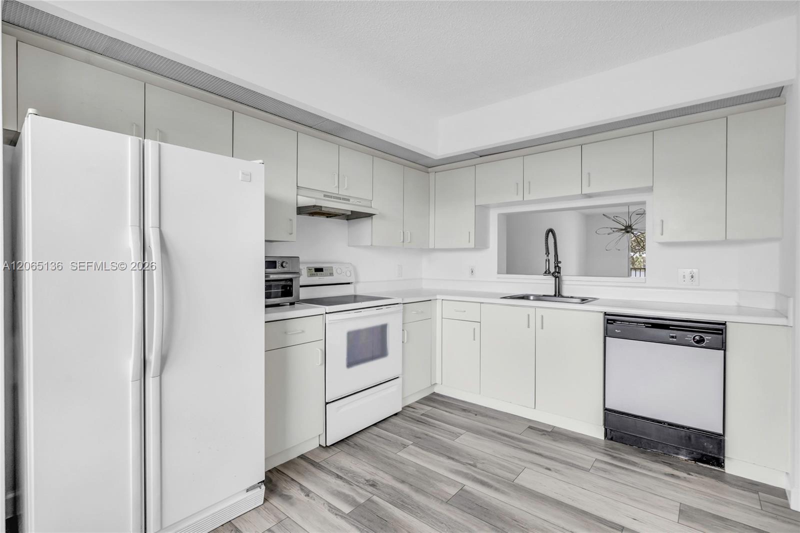 550 SW 138th Ave # 309K, Pembroke Pines FL 33027 photo 3