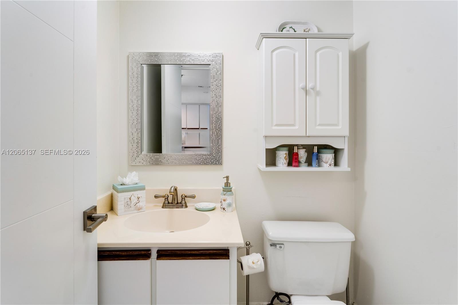 540 Brickell Key Dr # 1422, Miami FL 33131 photo 3