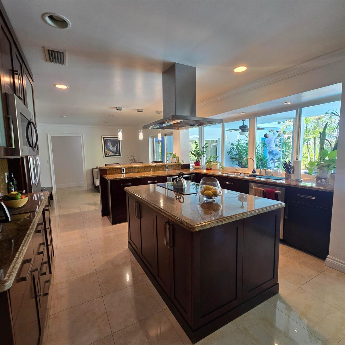 2120 N 49TH Avenue, Hollywood FL 33021 photo 2
