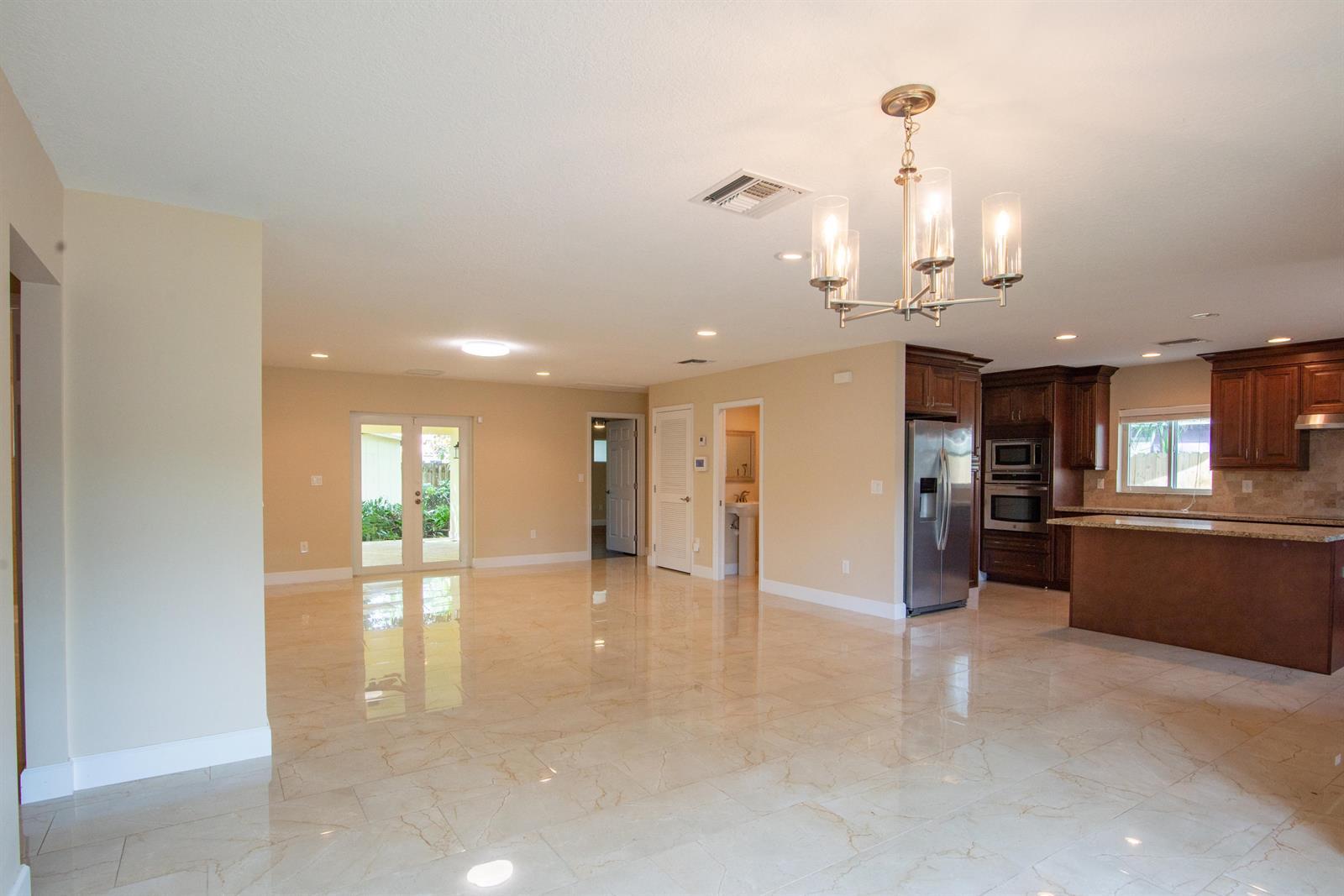 364 ORANGE Way, West Palm Beach FL 33405 photo 5