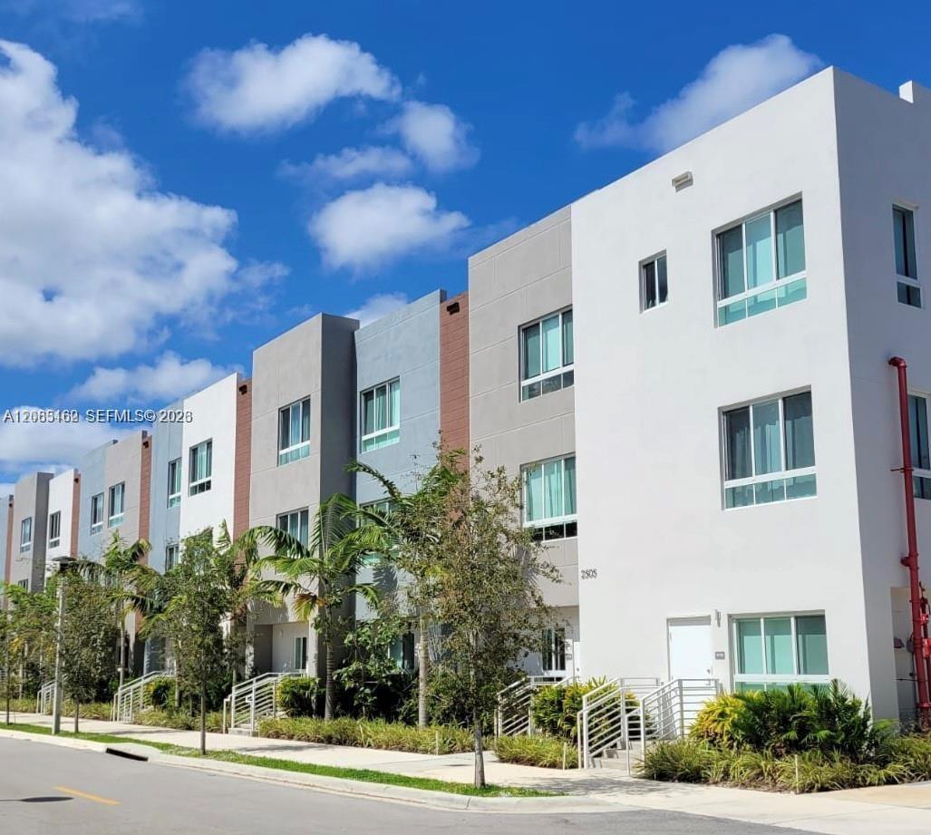 2561 NE 193rd St # 1208, Miami FL 33180 photo 2