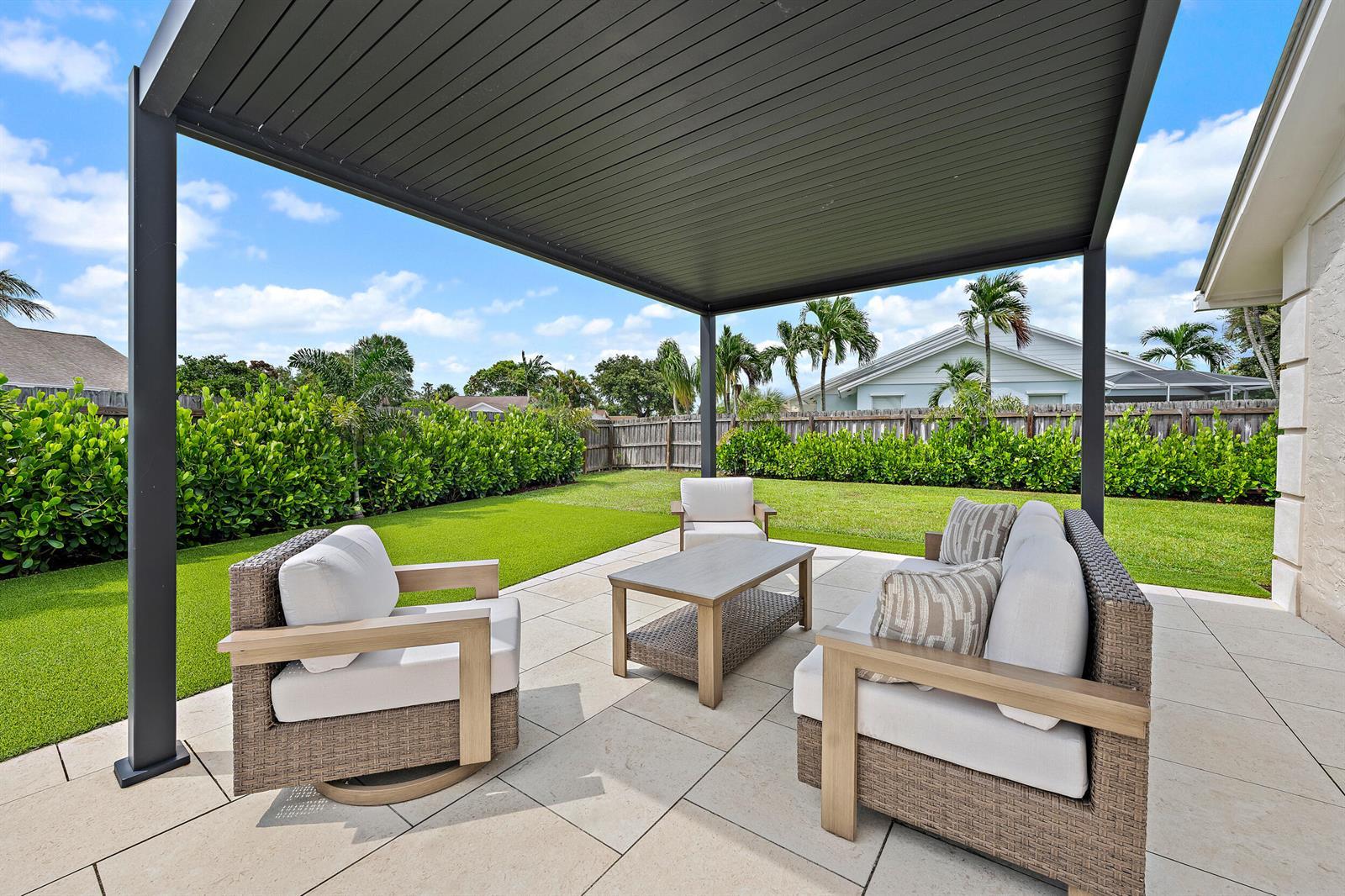 218 Wandering Trail, Jupiter FL 33458 photo 2