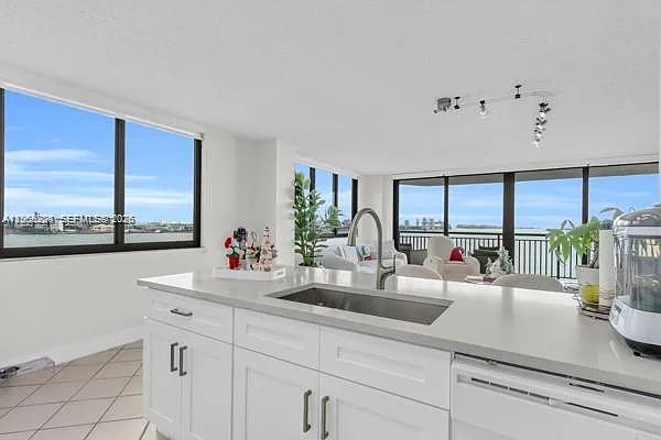 540 Brickell Key Dr # 832, Miami FL 33131 photo 3