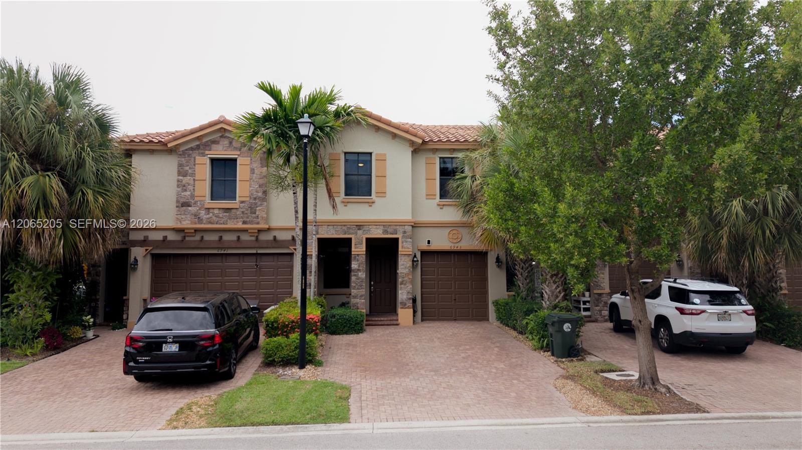 6943 Halton Park Ln, Coconut Creek FL 33073 photo 2