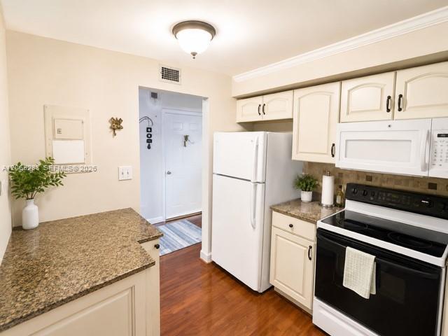 600 Three Islands Blvd # 1107, Hallandale Beach FL 33009 photo 3