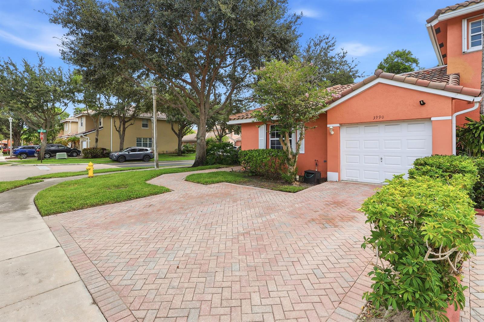 3990 NW 91ST Terrace, Sunrise FL 33351 photo 2
