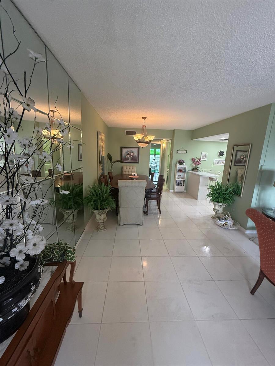 407 GREENBRIER A, West Palm Beach FL 33417 photo 2