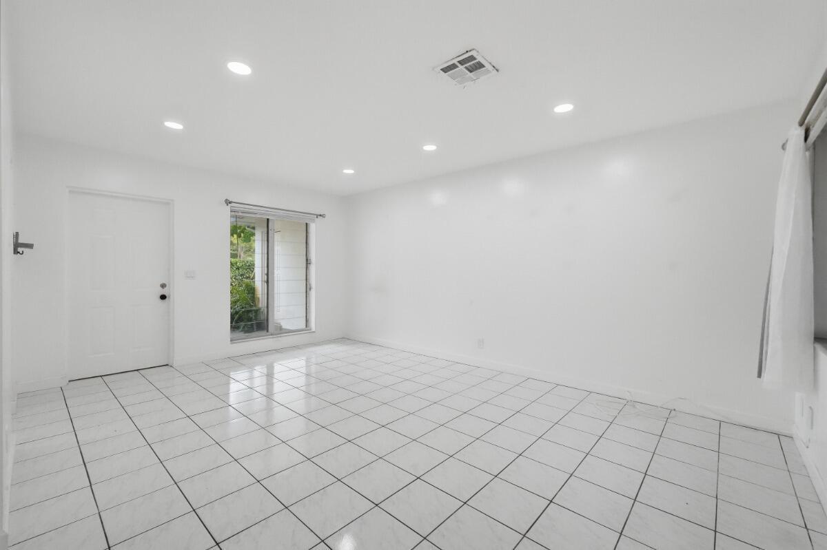 1201 N VICTORIA PARK Road # 1203, Fort Lauderdale FL 33304 photo 5