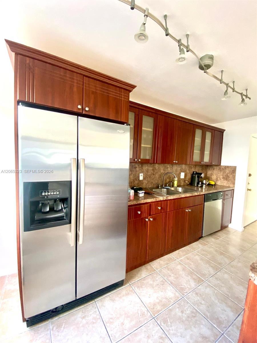 1300 NE Miami Gardens Dr # 713E, Miami FL 33179 photo 3