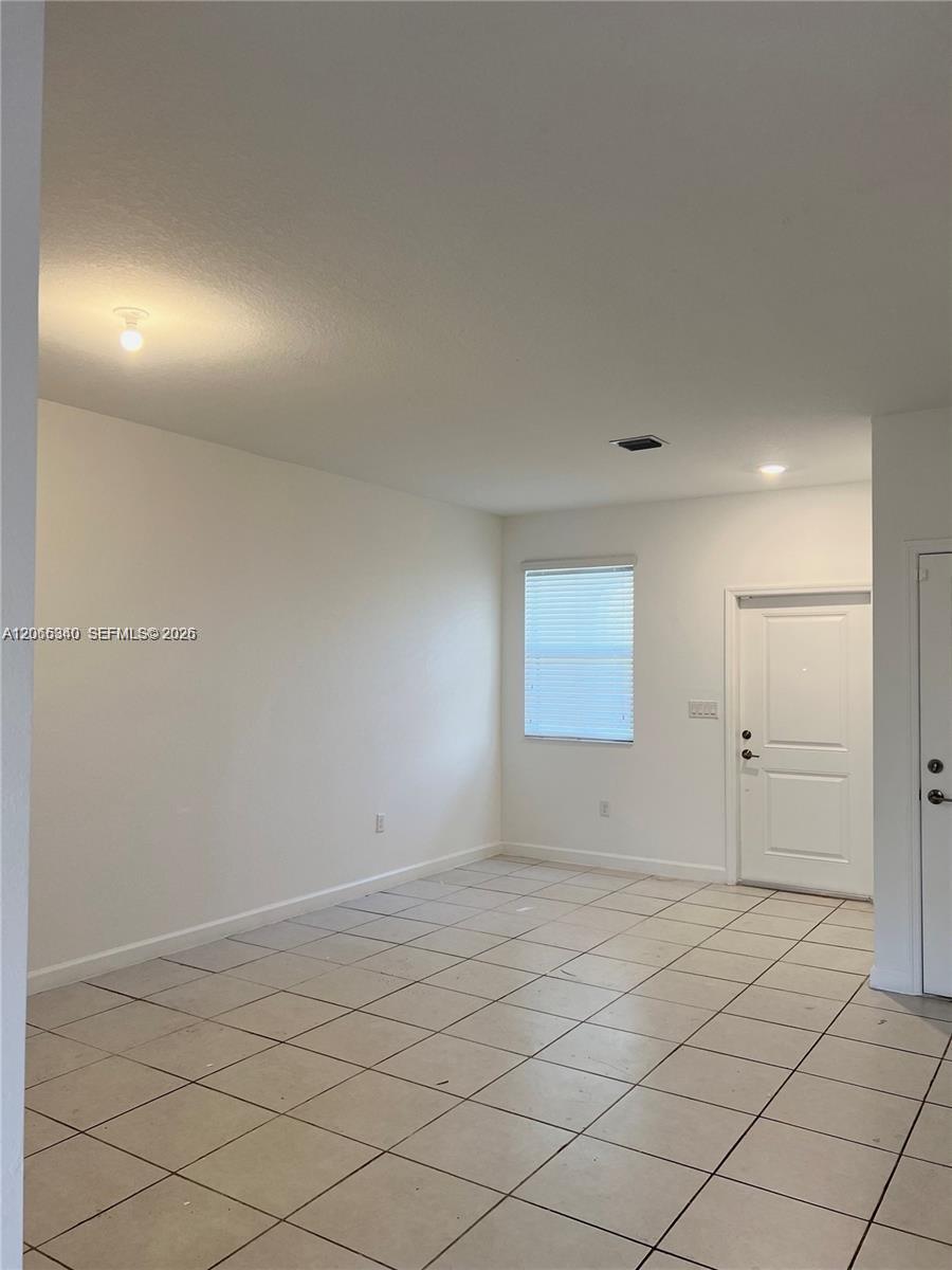 1211 SE 27th Ter, Homestead FL 33035 photo 4
