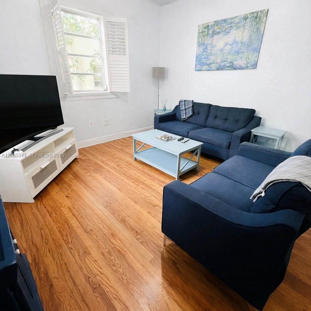 928 Euclid Ave # 6, Miami Beach FL 33139 photo 2