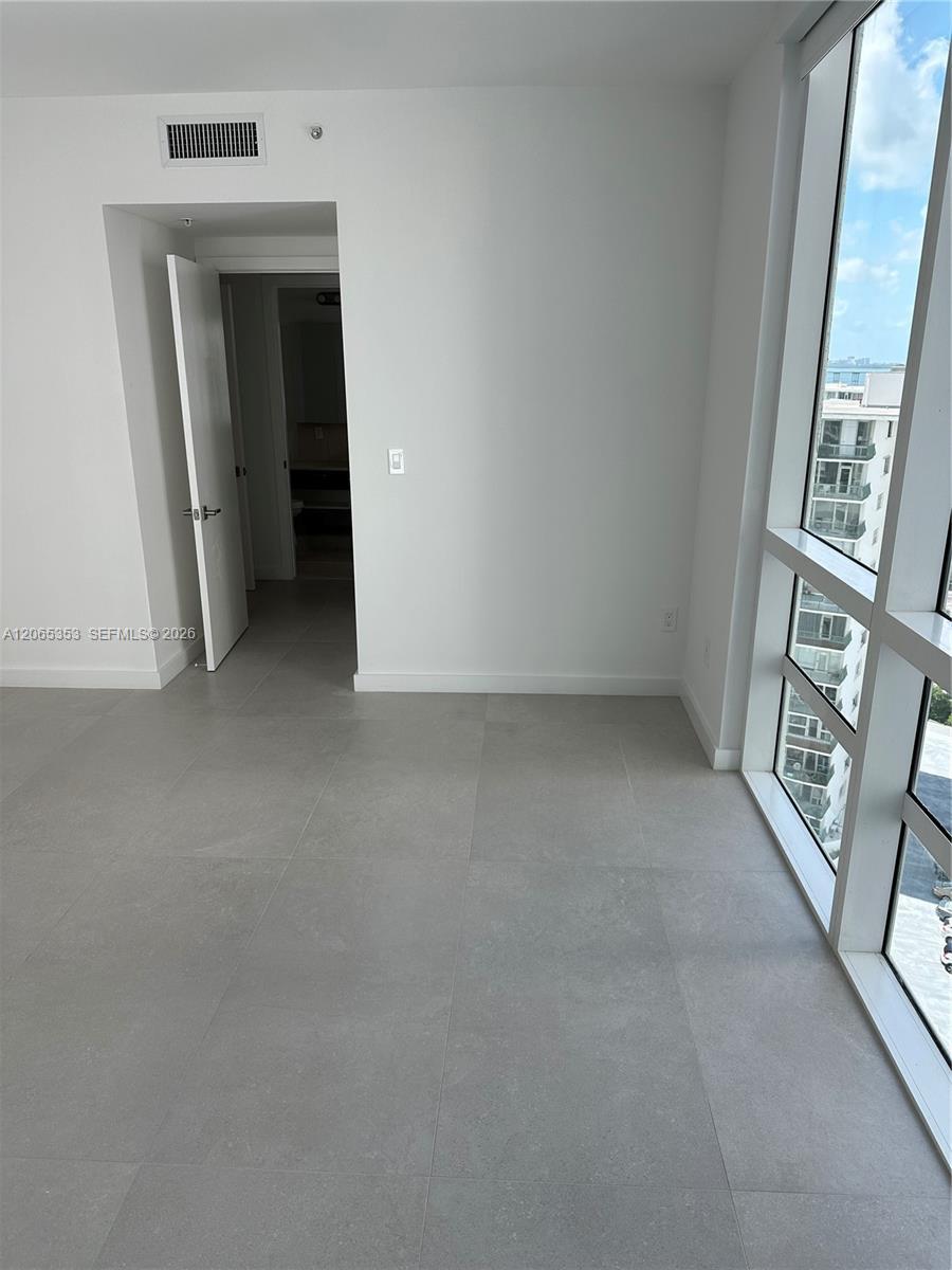 218 SE 14th St # 1908, Miami FL 33131 photo 5